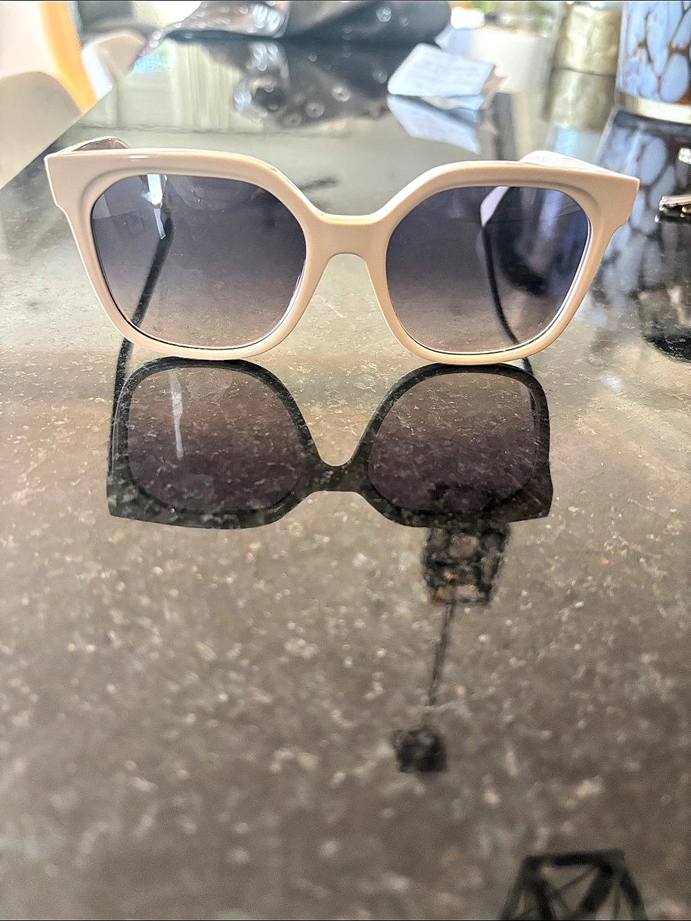 Fendi Fendigraphy Square Sunglasses FE40133I Beige